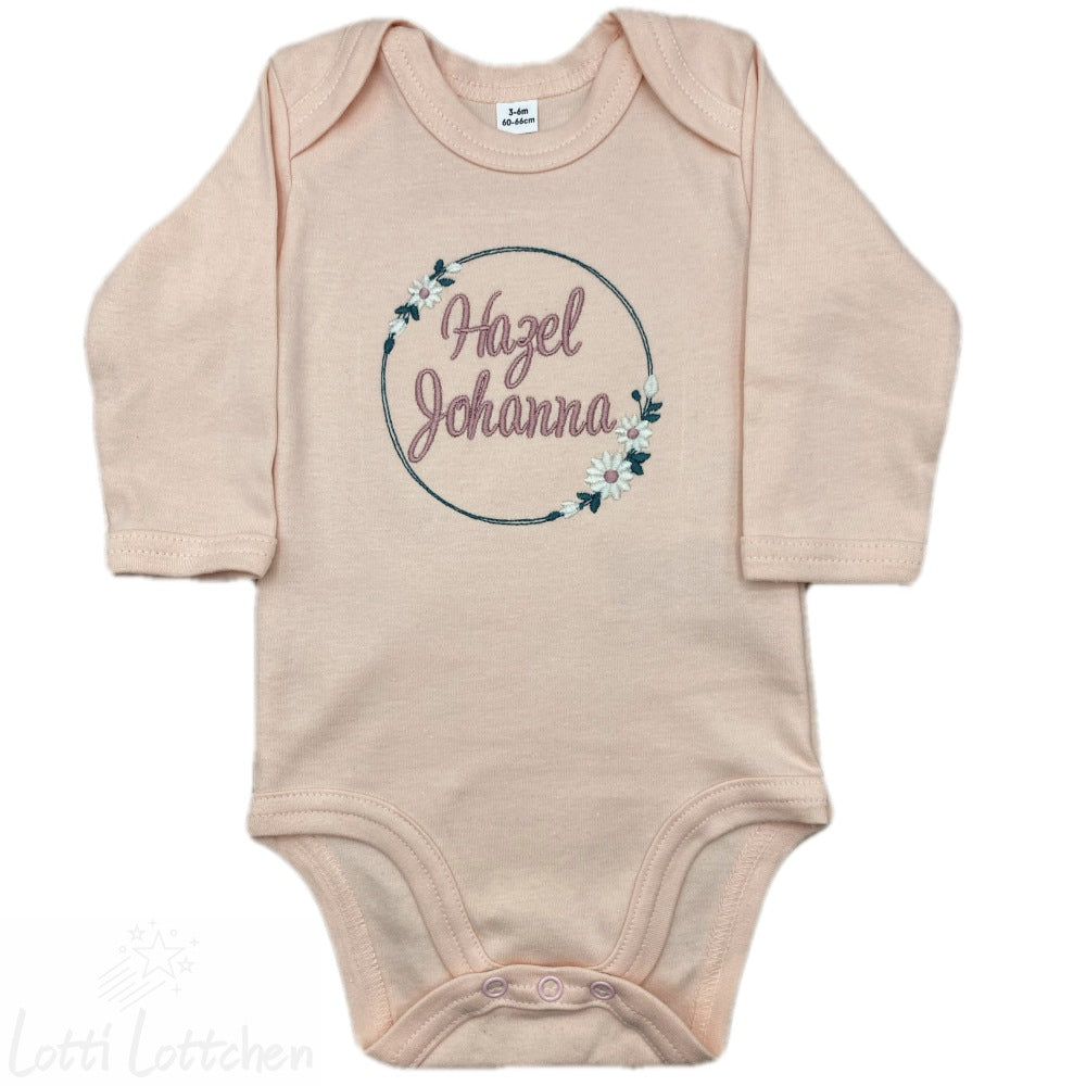 Hochwertig-bestickter-personalisierter-Body-zur-Geburt-Lotti-Lottchen
