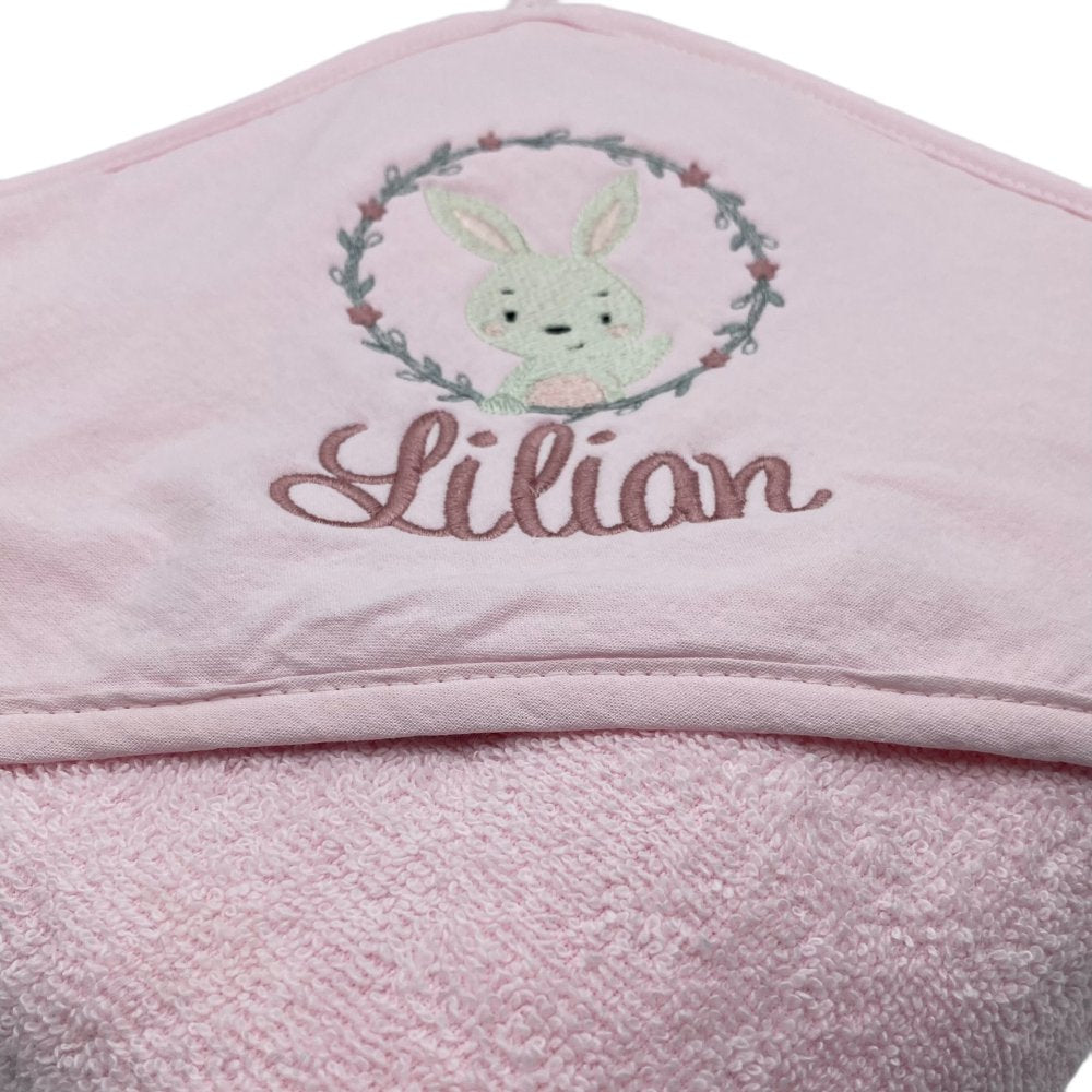 Hochwertig-besticktes-Kapuzenbadetuch-Hase-mit-Name-Lotti-Lottchen