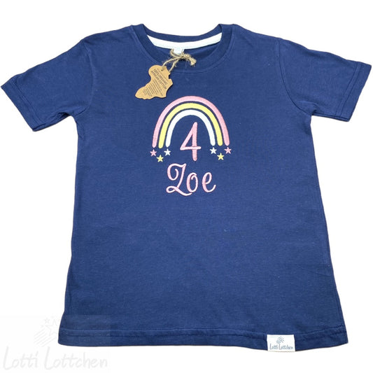 Hochwertig-besticktes-Geburtstagsshirt-Regenbogen-mit-Name-Lotti-Lottchen