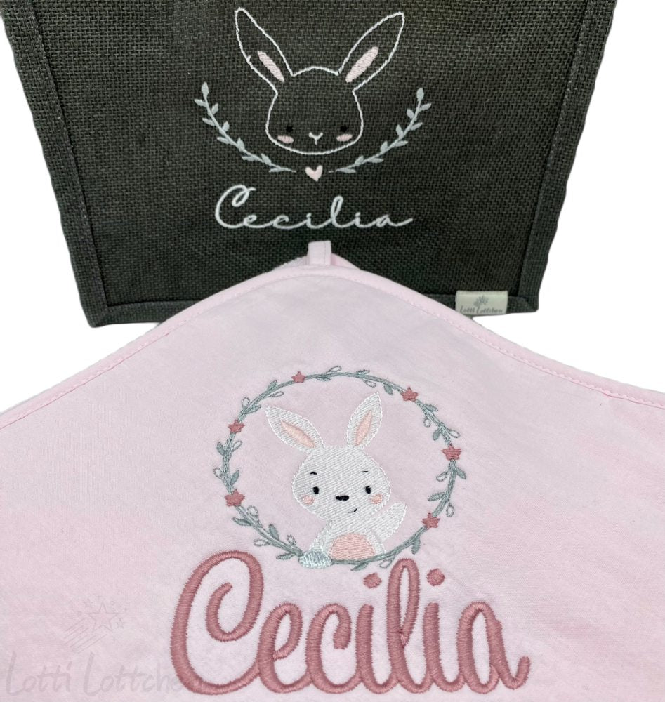 Hochwertig-besticktes-Kapuzenbadetuch-Hase-mit-Name-Lotti-Lottchen