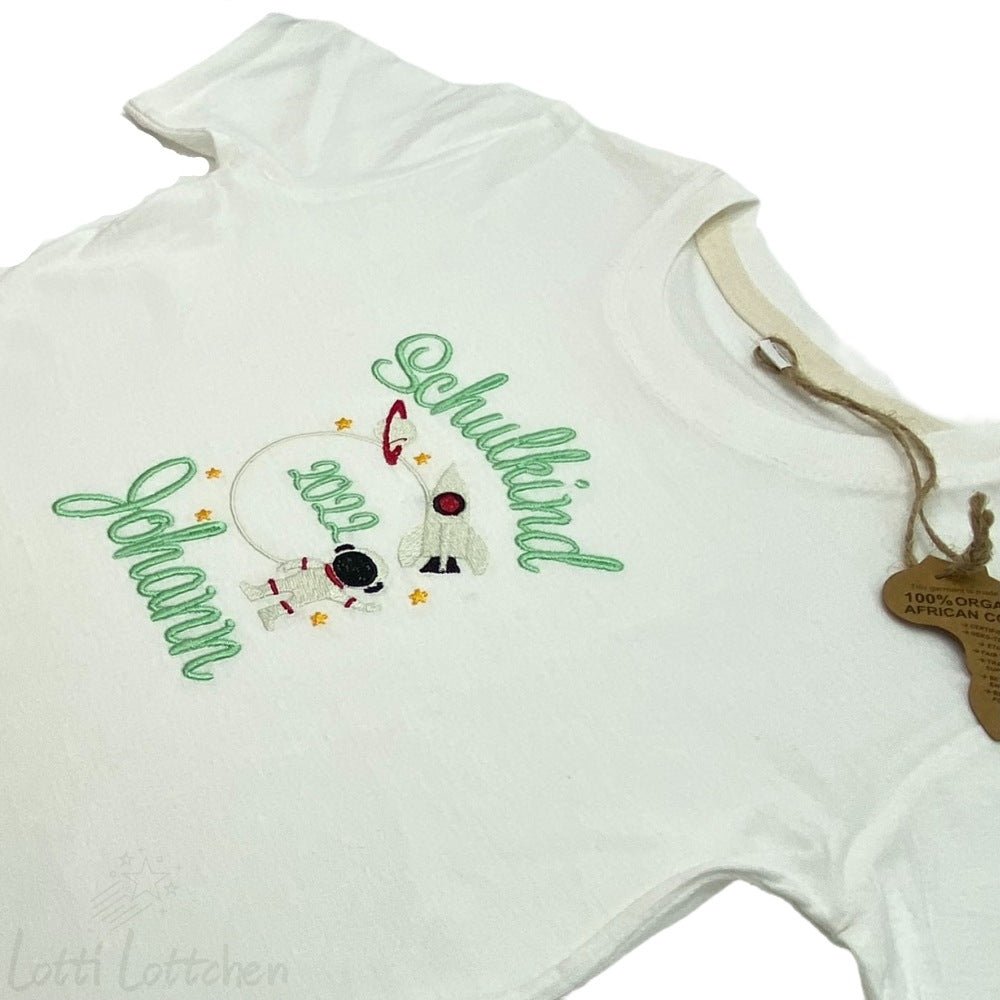 Hochwertig-besticktes-Schulkindshirt-Weltall-mit-Name-Lotti-Lottchen