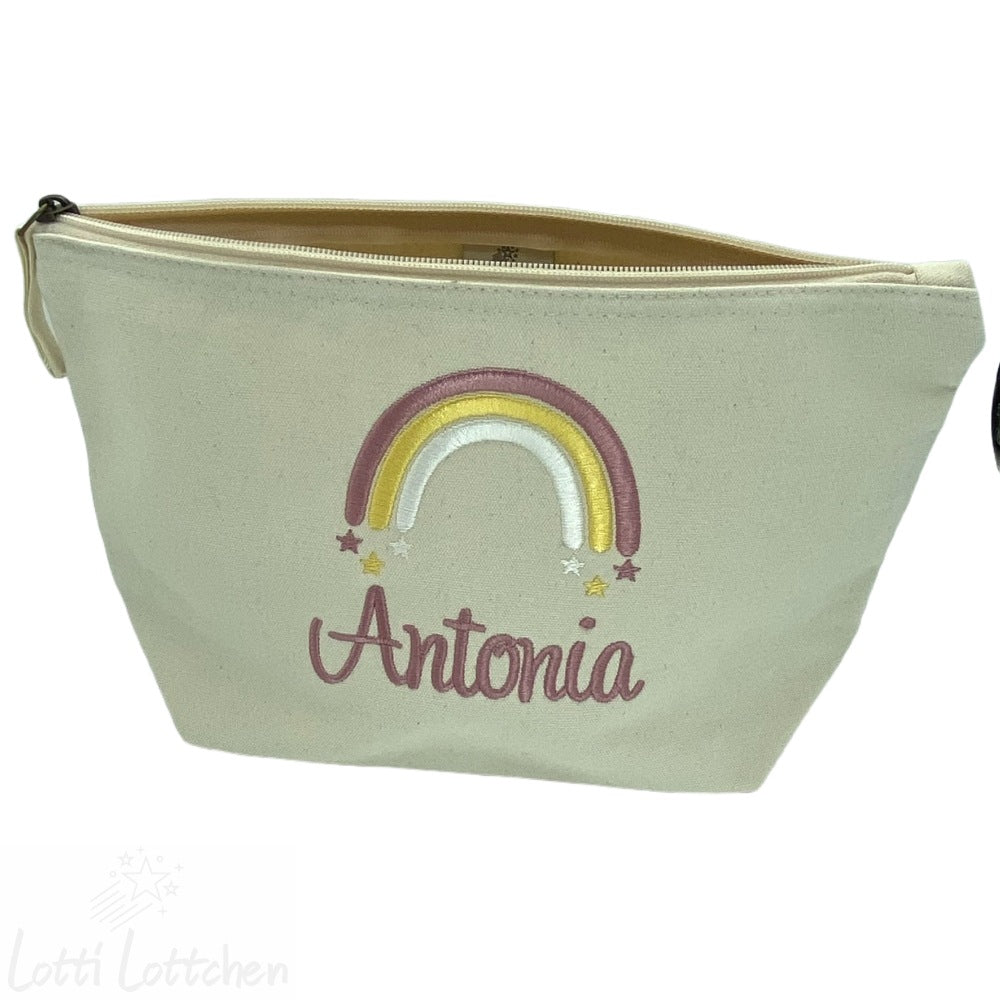 Hochwertig-bestickte-Windeltasche-Regenbogen-mit-Name-Lotti-Lottchen